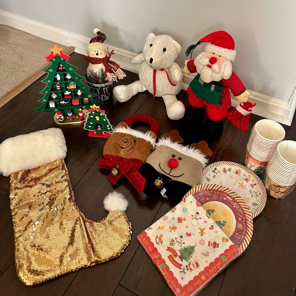 Bundle Christmas Winter Decor, Party Supplies | Christmas Decor Collector